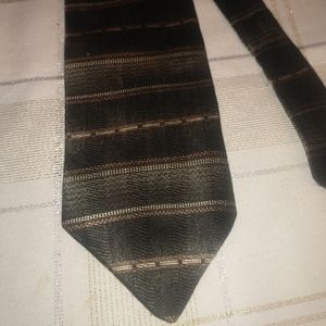 Haggar Collections Mens Neck Tie Silk Green Brown Striped Made USA 58 X 3.5 "